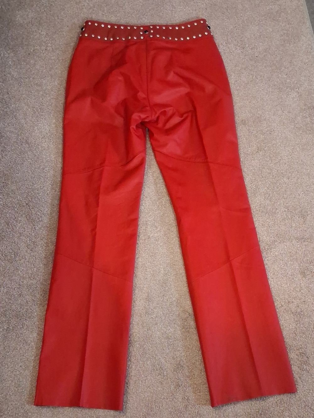 Vintage 2-Piece Harley-Davidson Red Studded Leather Jacket/Pants Set. 2003 (M) - Picture 4 of 16